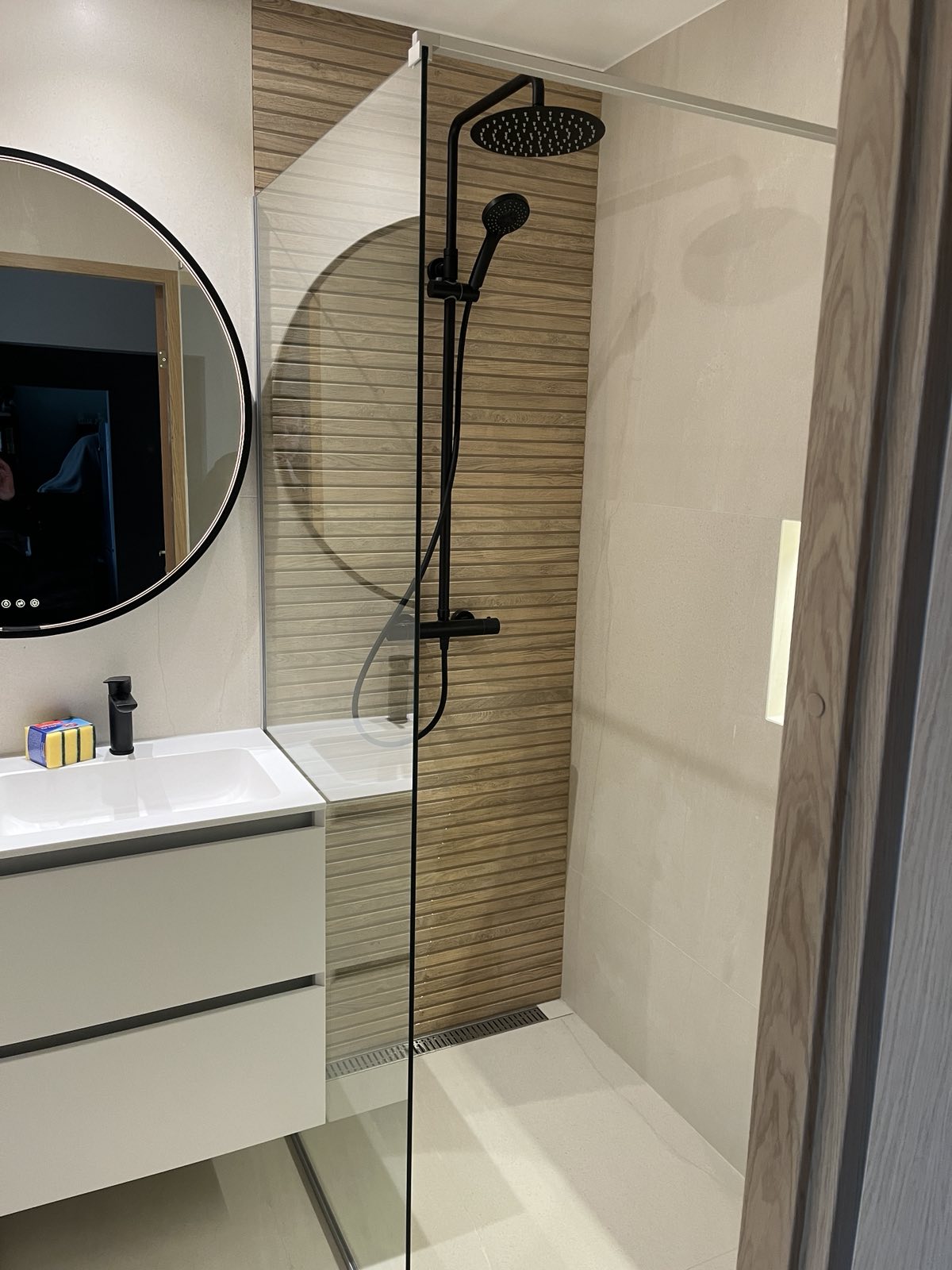 images/homepage/vannit4.jpg#joomlaImage://local-images/homepage/vannit4.jpg?width=1200&height=1600